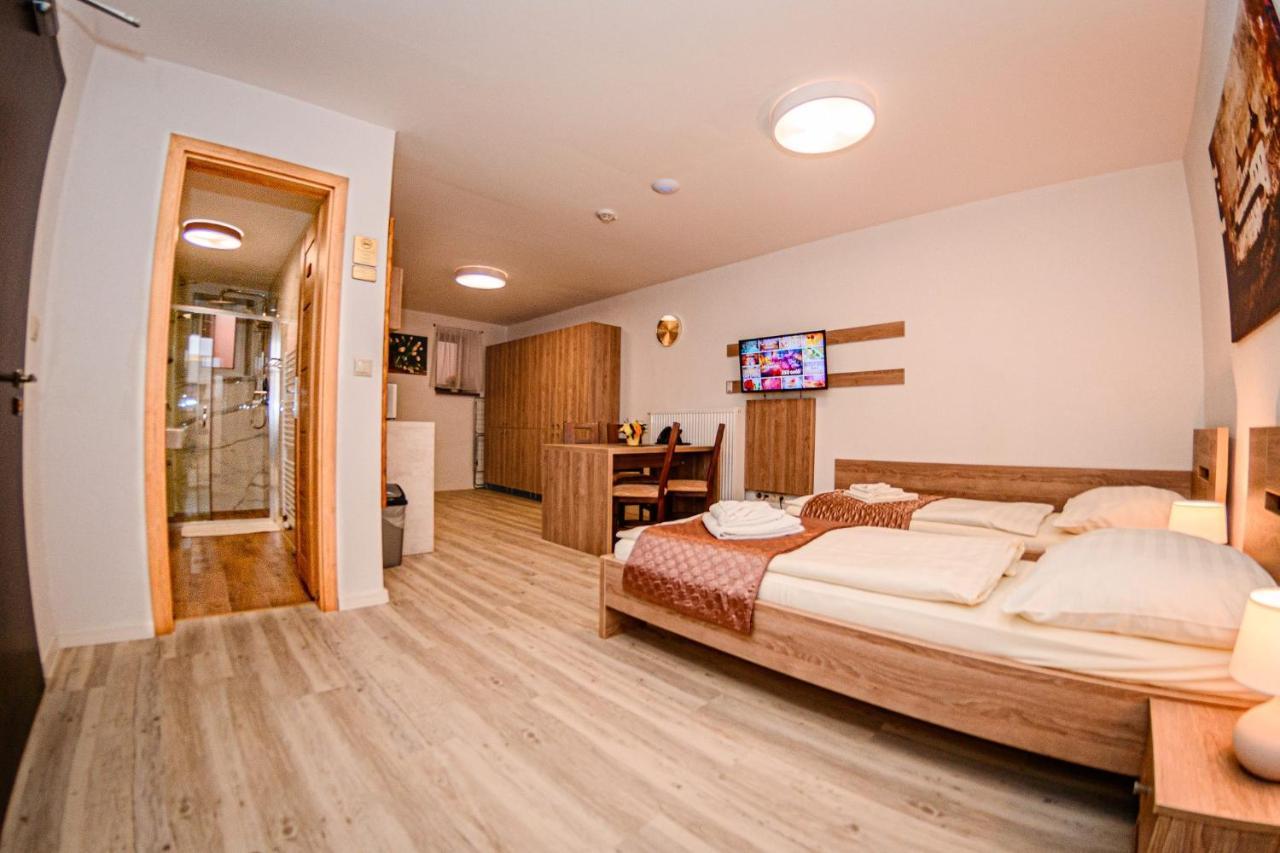 Hotel Kaskada Poprad Exterior foto